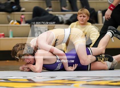 Thumbnail 1 in IHSAA Sectional 25. Avon (Morning Matches) photogallery.