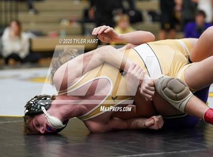 Thumbnail 1 in IHSAA Sectional 25. Avon (Morning Matches) photogallery.