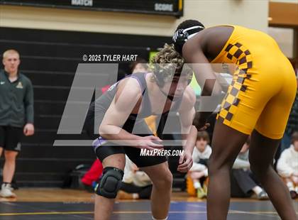 Thumbnail 2 in IHSAA Sectional 25. Avon (Morning Matches) photogallery.