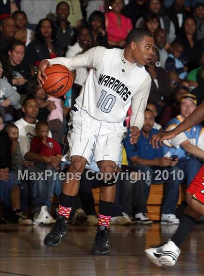 Thumbnail 2 in Montbello vs. Denver East photogallery.