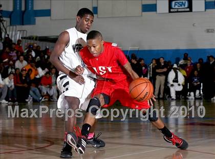 Thumbnail 3 in Montbello vs. Denver East photogallery.