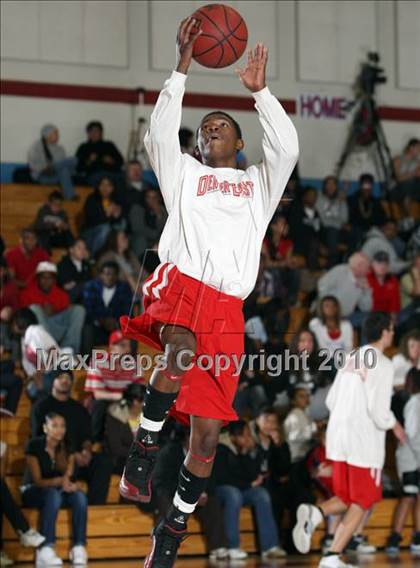 Thumbnail 3 in Montbello vs. Denver East photogallery.