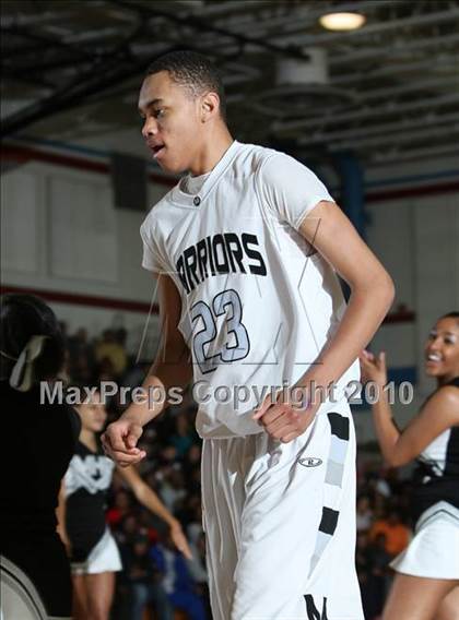 Thumbnail 3 in Montbello vs. Denver East photogallery.