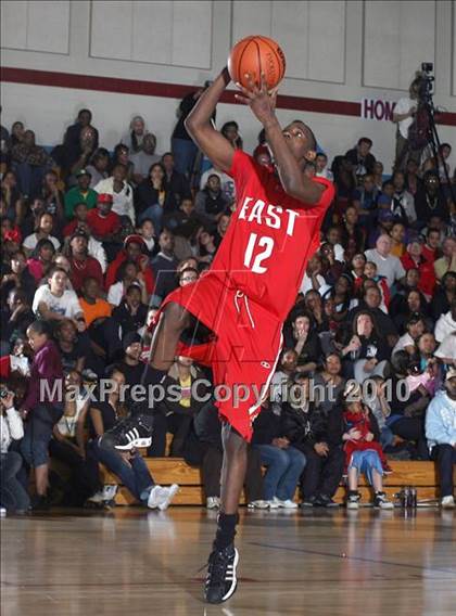 Thumbnail 2 in Montbello vs. Denver East photogallery.
