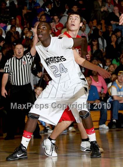 Thumbnail 3 in Montbello vs. Denver East photogallery.