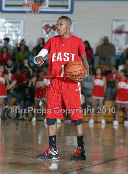 Thumbnail 3 in Montbello vs. Denver East photogallery.