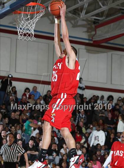 Thumbnail 3 in Montbello vs. Denver East photogallery.