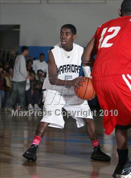 Thumbnail 3 in Montbello vs. Denver East photogallery.