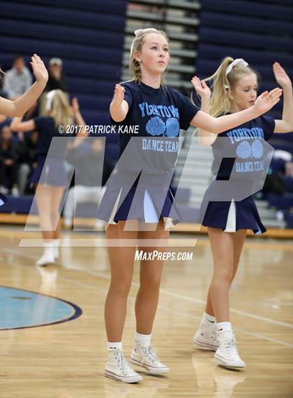 Thumbnail 1 in Hayfield @ Yorktown photogallery.