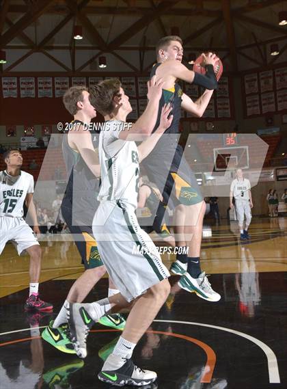 Thumbnail 3 in Elliot Christian vs. Argonaut (CIF SJS D5 Final) photogallery.