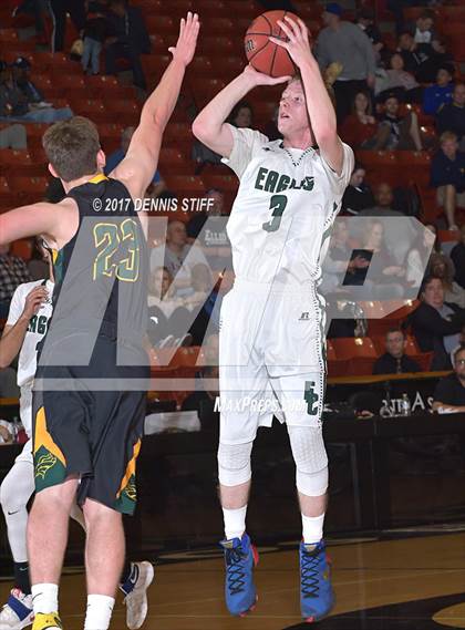 Thumbnail 2 in Elliot Christian vs. Argonaut (CIF SJS D5 Final) photogallery.