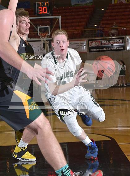 Thumbnail 3 in Elliot Christian vs. Argonaut (CIF SJS D5 Final) photogallery.