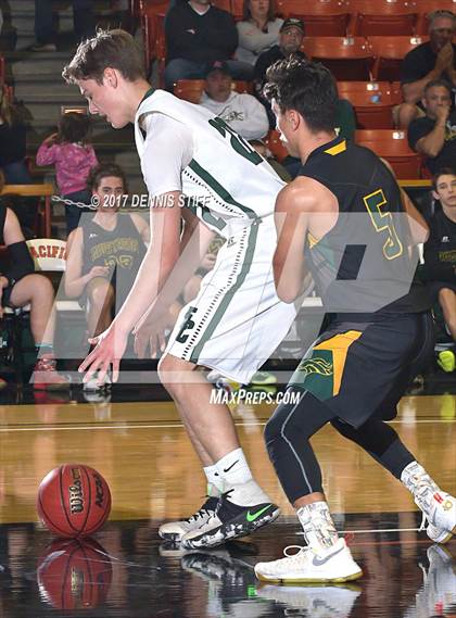 Thumbnail 2 in Elliot Christian vs. Argonaut (CIF SJS D5 Final) photogallery.
