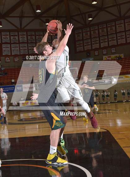 Thumbnail 2 in Elliot Christian vs. Argonaut (CIF SJS D5 Final) photogallery.