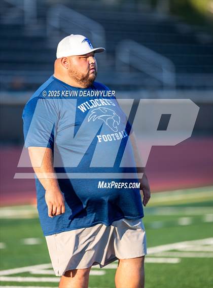 Thumbnail 3 in Pueblo Central @ Moorpark photogallery.