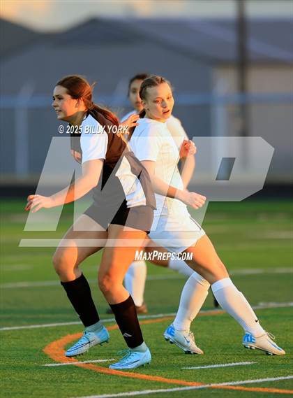 Thumbnail 2 in Grand Saline vs Brownsboro photogallery.