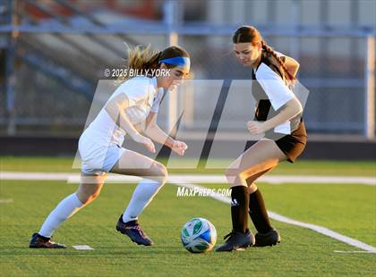 Thumbnail 2 in Grand Saline vs Brownsboro photogallery.