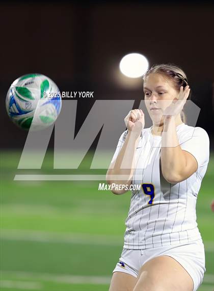 Thumbnail 3 in Grand Saline vs Brownsboro photogallery.