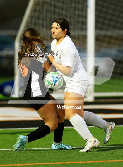 Thumbnail 2 in Grand Saline vs Brownsboro photogallery.