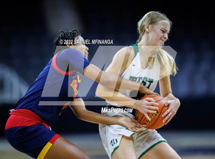 Thumbnail 3 in Millard West vs. Omaha Northwest photogallery.