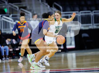 Thumbnail 3 in Millard West vs. Omaha Northwest photogallery.