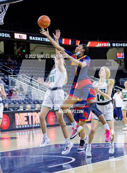 Thumbnail 2 in Millard West vs. Omaha Northwest photogallery.