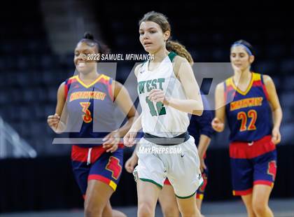 Thumbnail 3 in Millard West vs. Omaha Northwest photogallery.