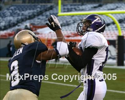 Thumbnail 1 in Douglas County vs. Mullen (5A State Final) photogallery.