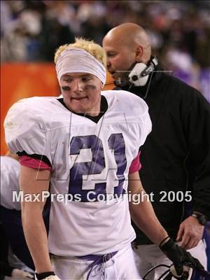 Thumbnail 3 in Douglas County vs. Mullen (5A State Final) photogallery.