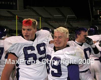 Thumbnail 3 in Douglas County vs. Mullen (5A State Final) photogallery.
