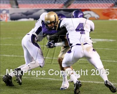 Thumbnail 3 in Douglas County vs. Mullen (5A State Final) photogallery.