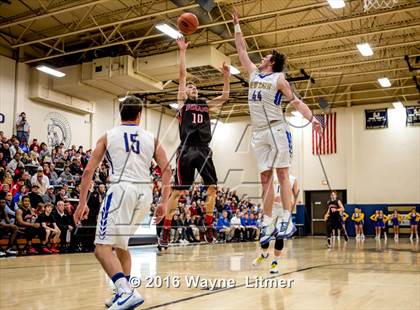 Thumbnail 3 in Holy Cross vs Newport Central Catholic (All A Classic Regional Final) photogallery.