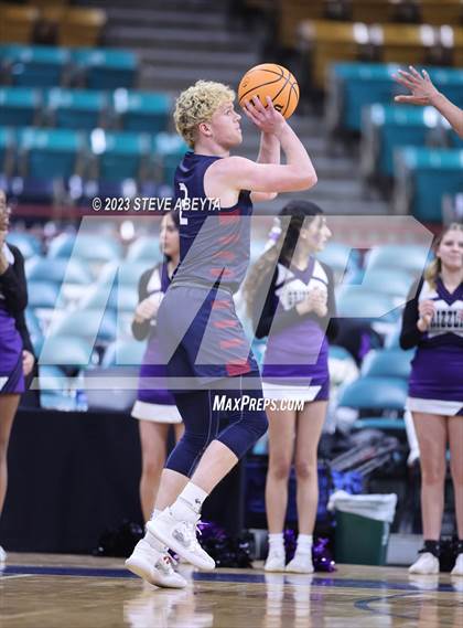 Thumbnail 3 in Mesa Ridge vs. Dakota Ridge (CHSAA 5A Great 8) photogallery.