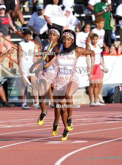Thumbnail 2 in UIL 5A State Track Meet photogallery.
