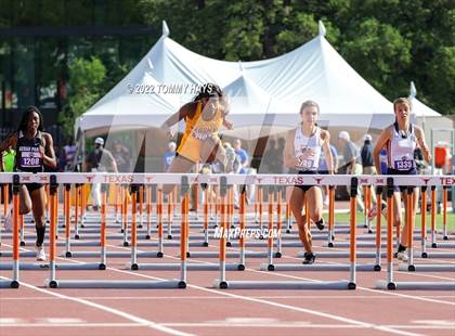 Thumbnail 2 in UIL 5A State Track Meet photogallery.