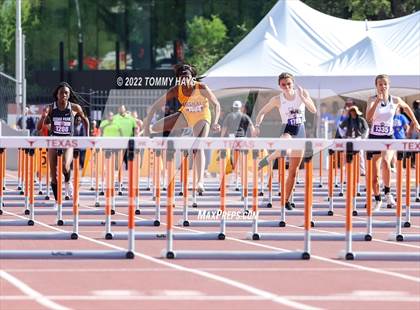 Thumbnail 2 in UIL 5A State Track Meet photogallery.