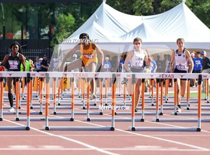 Thumbnail 3 in UIL 5A State Track Meet photogallery.