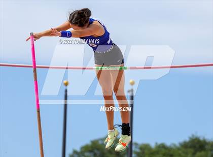 Thumbnail 1 in UIL 5A State Track Meet photogallery.
