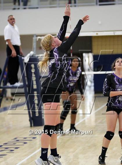 Thumbnail 2 in Mission Oak vs. Bakersfield Christian (CIF Central D3 Final) photogallery.