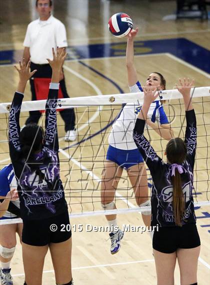 Thumbnail 3 in Mission Oak vs. Bakersfield Christian (CIF Central D3 Final) photogallery.