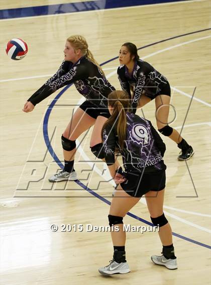 Thumbnail 3 in Mission Oak vs. Bakersfield Christian (CIF Central D3 Final) photogallery.