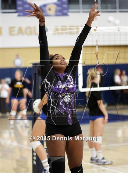 Thumbnail 2 in Mission Oak vs. Bakersfield Christian (CIF Central D3 Final) photogallery.