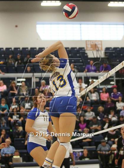 Thumbnail 2 in Mission Oak vs. Bakersfield Christian (CIF Central D3 Final) photogallery.