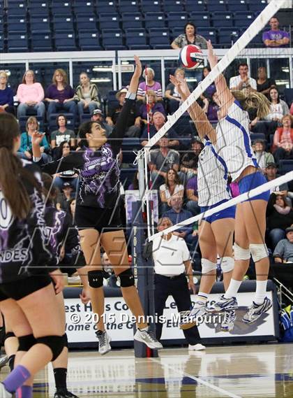 Thumbnail 3 in Mission Oak vs. Bakersfield Christian (CIF Central D3 Final) photogallery.