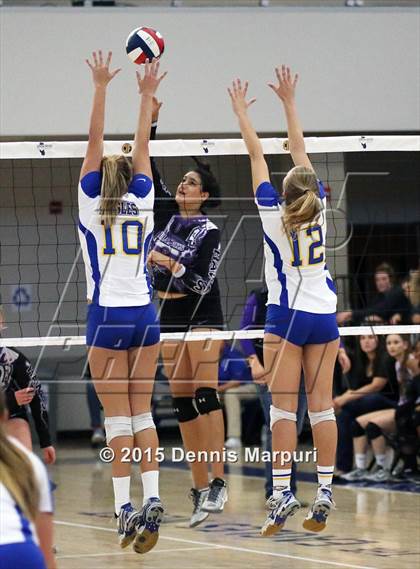 Thumbnail 3 in Mission Oak vs. Bakersfield Christian (CIF Central D3 Final) photogallery.