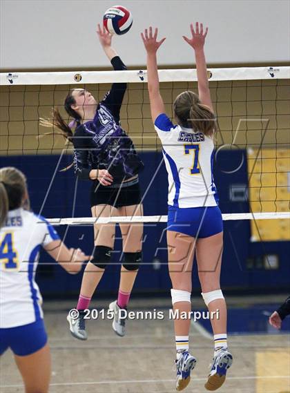 Thumbnail 3 in Mission Oak vs. Bakersfield Christian (CIF Central D3 Final) photogallery.