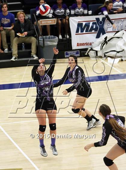 Thumbnail 2 in Mission Oak vs. Bakersfield Christian (CIF Central D3 Final) photogallery.