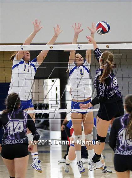 Thumbnail 2 in Mission Oak vs. Bakersfield Christian (CIF Central D3 Final) photogallery.