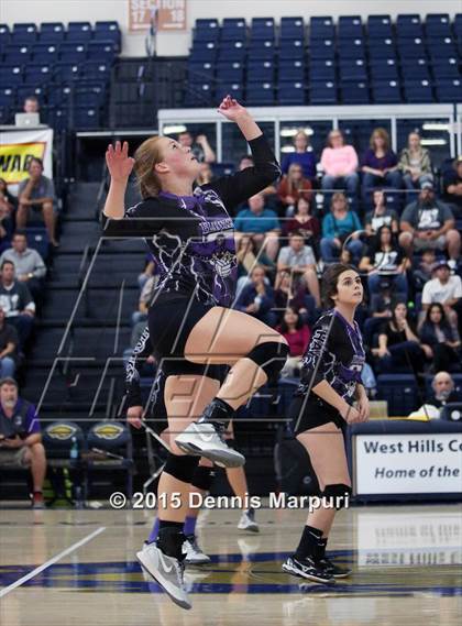 Thumbnail 3 in Mission Oak vs. Bakersfield Christian (CIF Central D3 Final) photogallery.