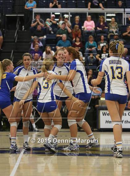 Thumbnail 3 in Mission Oak vs. Bakersfield Christian (CIF Central D3 Final) photogallery.